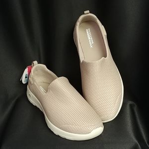 Go Walk Joy by Skechers 10